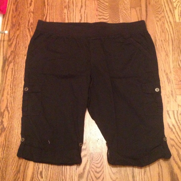 Pure Energy Black Capris