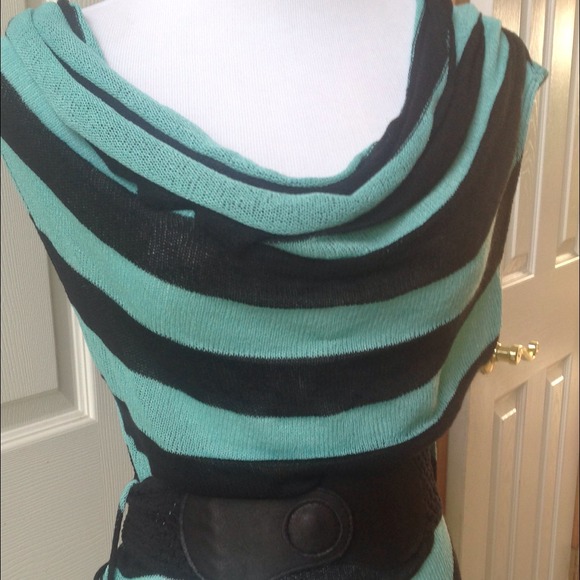 Cowl Neck Sleeveless Blouse - Picture 2 of 4