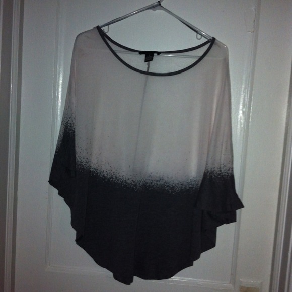 🚫SOLD🚫Sheer white and grey top