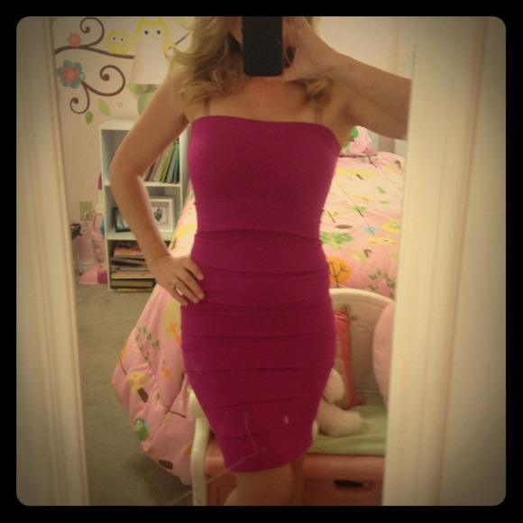 nikibiki  Dresses & Skirts - Nikibiki layered seamless strapless dress