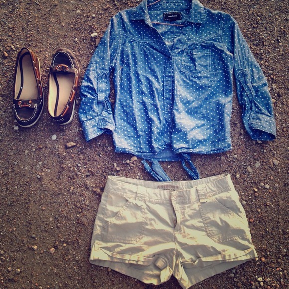 Bundle Sale❗❗❗Shirt-S Shorts-5 Shoes-6