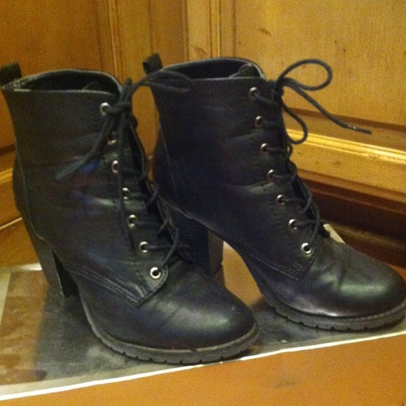 Tie Booties