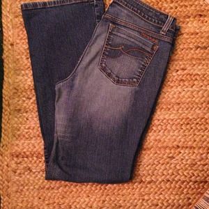 DKNY Soho Jeans and Pink Hello Kitty Wallet Bundle