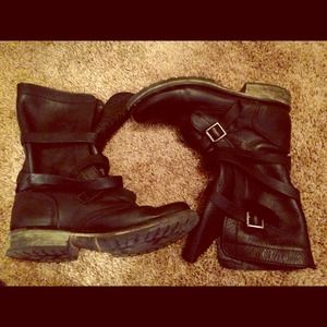 !!!!RESERVED!!!!Steve Madden 'Banddit Buckle' boot