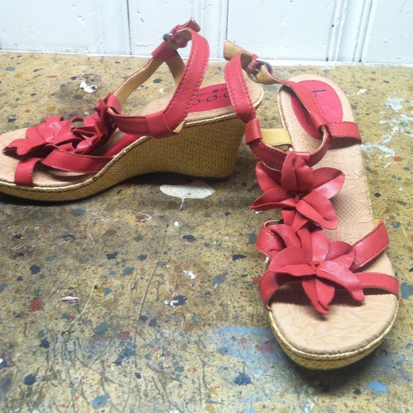 Born flower wedges