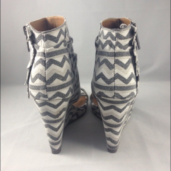 Sexy South American Styled Wedges - Picture 4 of 4
