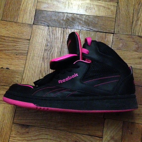 ⛔SOLD⛔REEBOK HIGH-CUT SHOES - Picture 2 of 4