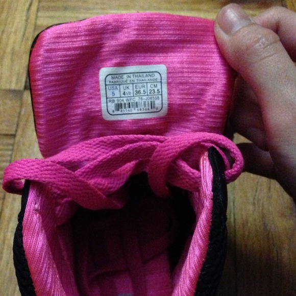 ⛔SOLD⛔REEBOK HIGH-CUT SHOES - Picture 4 of 4