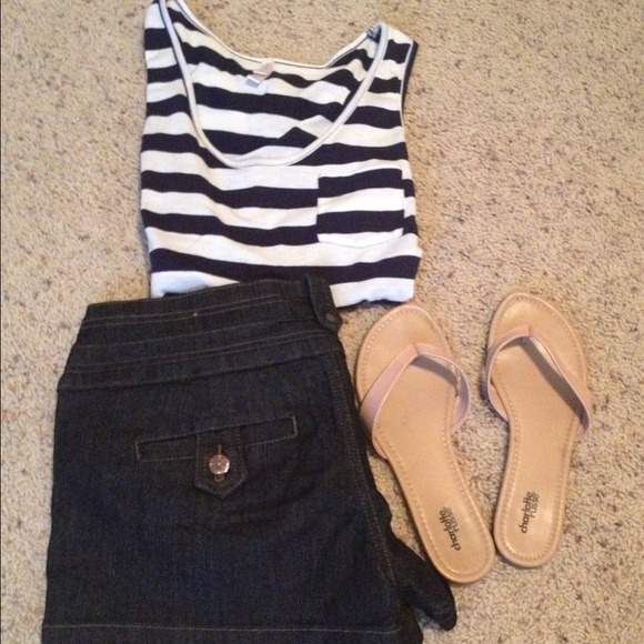 🚫Sold🚫Navy and White striped tank Size Large