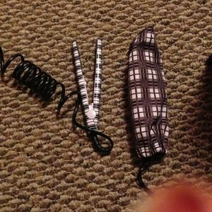 Mini traveling iron never been used