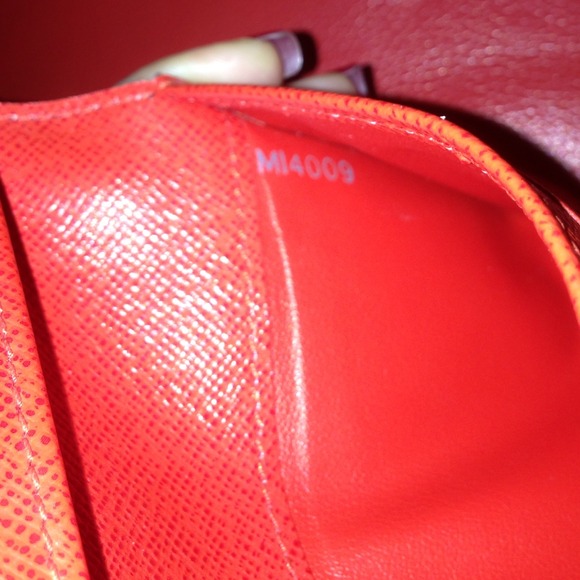 🔴SOLD🔴  AUTH Louis Vuitton small insolite wallet - Picture 4 of 4