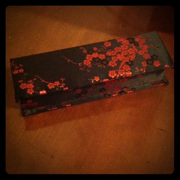 NWOT Beautiful Japanese Cherry Blossom Jewelry box