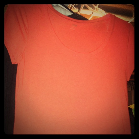 Coral short sleeved tshirt - Picture 1 of 3