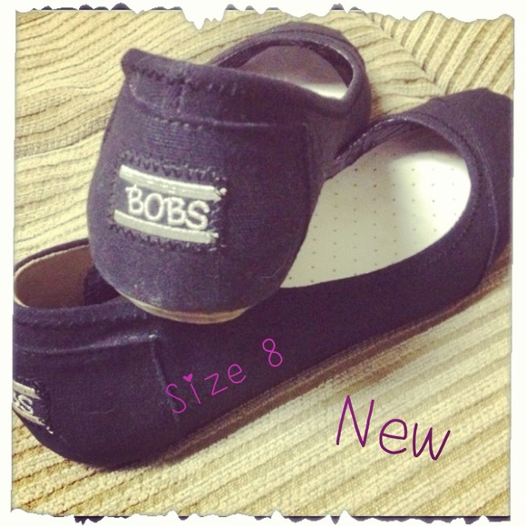 Black Classic Bob Flats