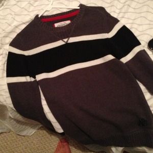 Aeropostale sweater worn twice XS