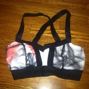 LuLuLemon 2/XXS Sports Bra (NEVER WORN)