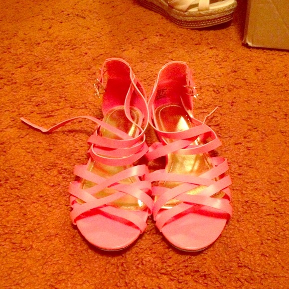 double criss cross h&m coral sandals! - Picture 1 of 3
