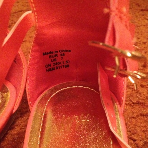 double criss cross h&m coral sandals! - Picture 2 of 3