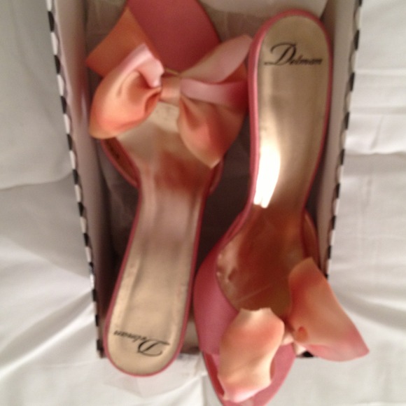 **Moving Sale - Delman Jessie Sandal