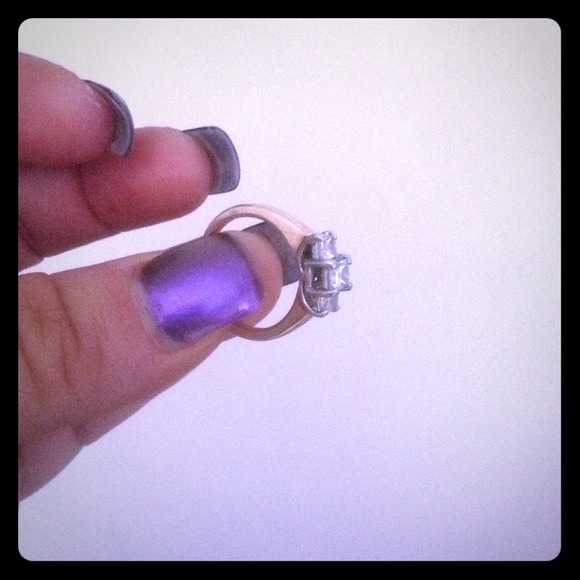 14 kt gold, diamond engagement ring