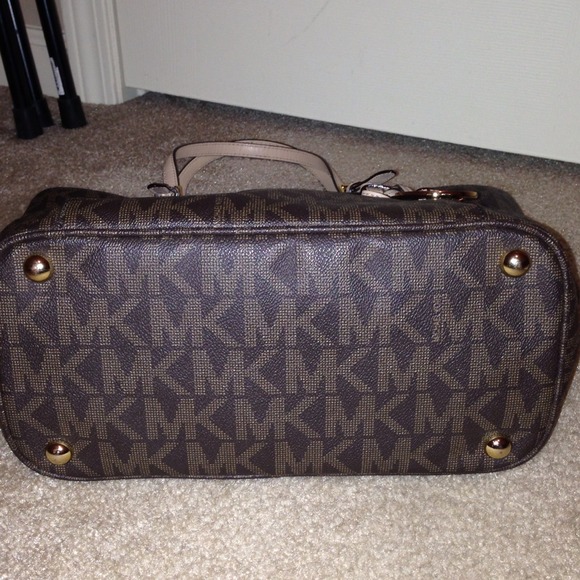 Michael Kors - Picture 3 of 4