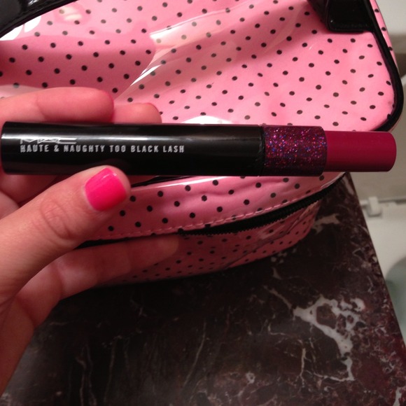 💢Sold💢MAC Haute Naughty Black Mascara