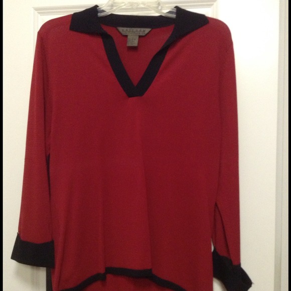 VALENTINES READY! Lovely red & black top, like new