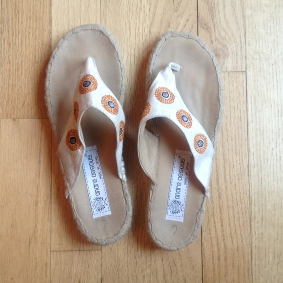 Andre Assous espadrille sandals flip flops - Picture 1 of 3