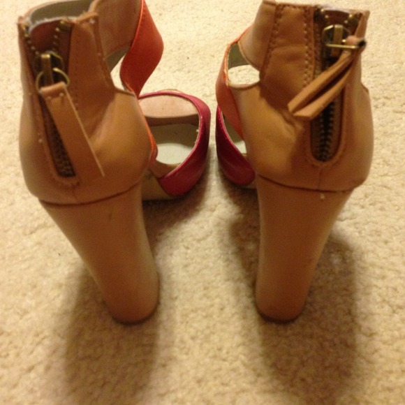 Colorblock heels - Picture 2 of 3