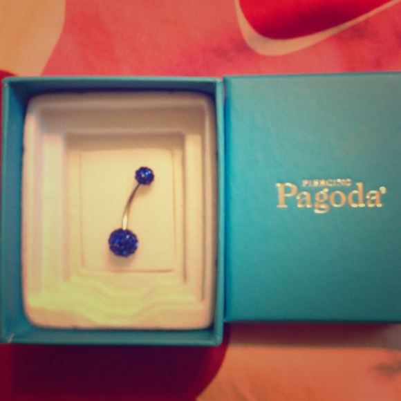 Belly ring- never worn with box