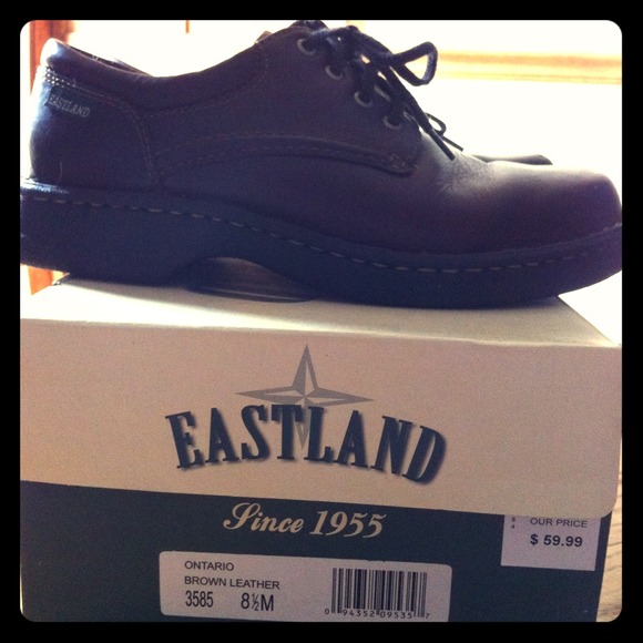 Eastland brown leather lace-up shoes
