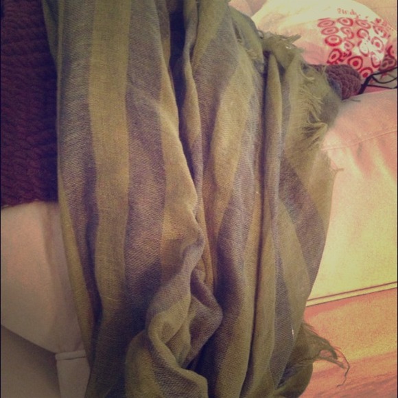 Collection 18 Collegiate Square Scarf in green.