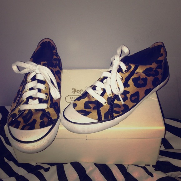 Coach Shoes - 💥PRICE REDUCED💥Authentic Coach Shoes