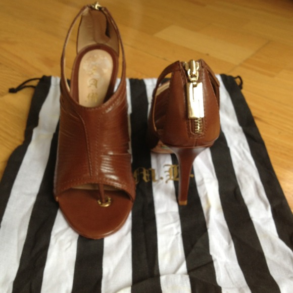 π Host Pick 12/17 π L.A.M.B heels - Picture 2 of 4