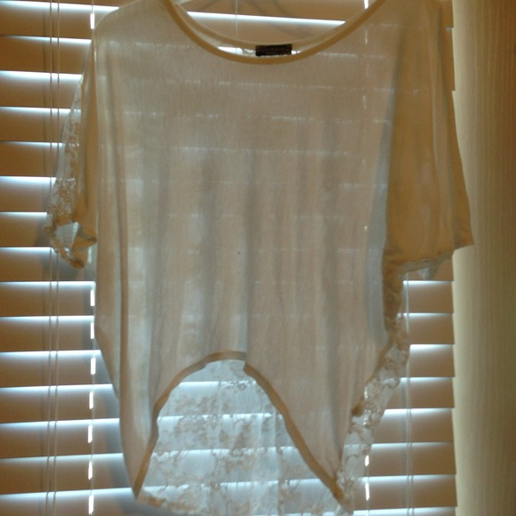 Bundled - White shirt with lace on back