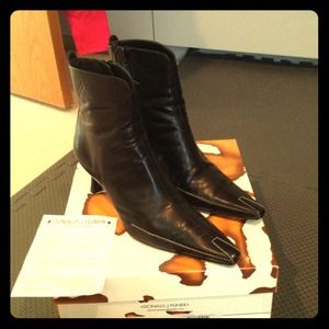 Donald Pliner ankle boots