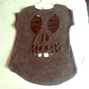 ❌SOLD!!!❌ Skull cut out t-shirt 💀