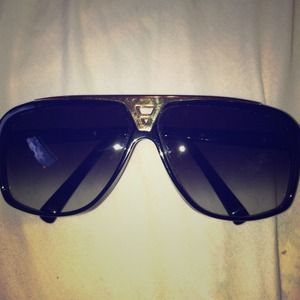 ✨On hold ✨Lv Millionaires