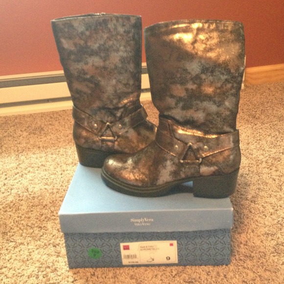 Simply Vera (Vera Wang) boots. Brand New!
