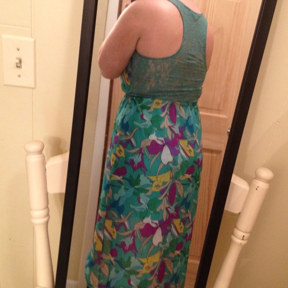 Traded Cute Hi Lo Teal Dress with Crocheted Back - Picture 3 of 4