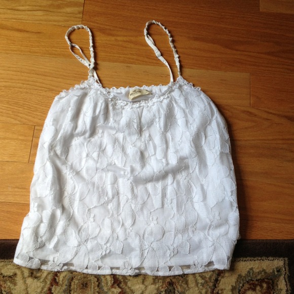 Lacey Hollister cropped tank