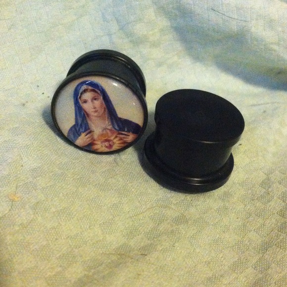 Plugs - Picture 2 of 2