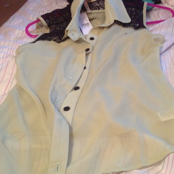 Sheer green & black button down - Picture 1 of 4