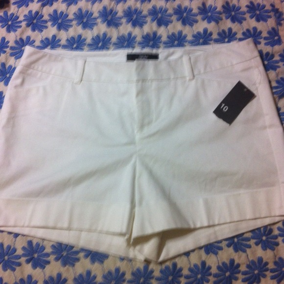 🌟White shorts 🌟