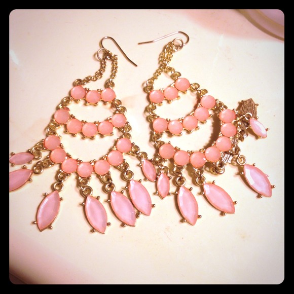 Light pink earrings 🎀