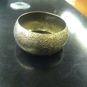 Gold bracelet