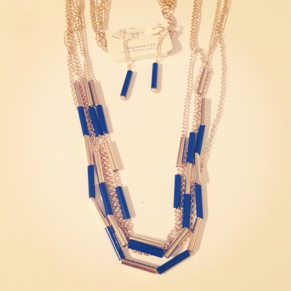 Necklace and earring set