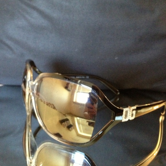 Dolce & Gabbana sunglasses ? barely used!