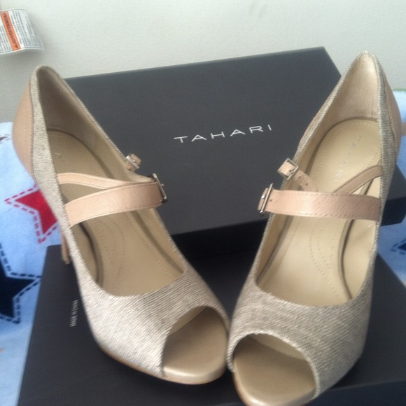 Tahari shoes