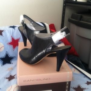 Bandolini peep toe